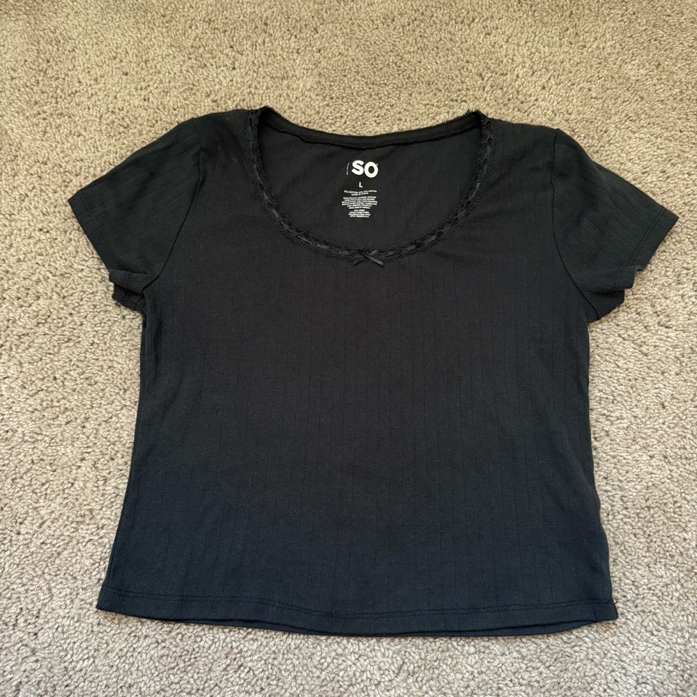 So Black T Shirt swoop neck large in black
